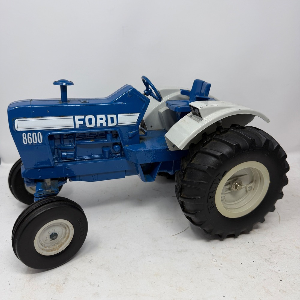 Vintage Ertl Ford 8600 Tractor Diecast Metal Toy Blue White 1/12 Scale